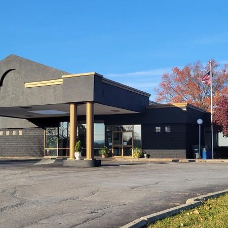 Newburgh Inn Exterior photo